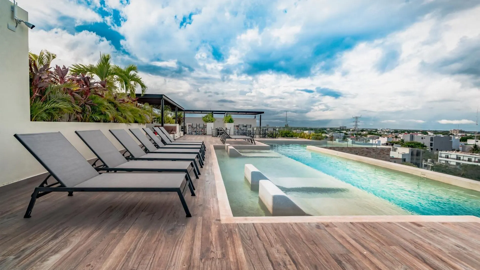Veranda 210 Condo - Downtown, - At Veranto Condos With Rooftop Pool Playa del Carmen