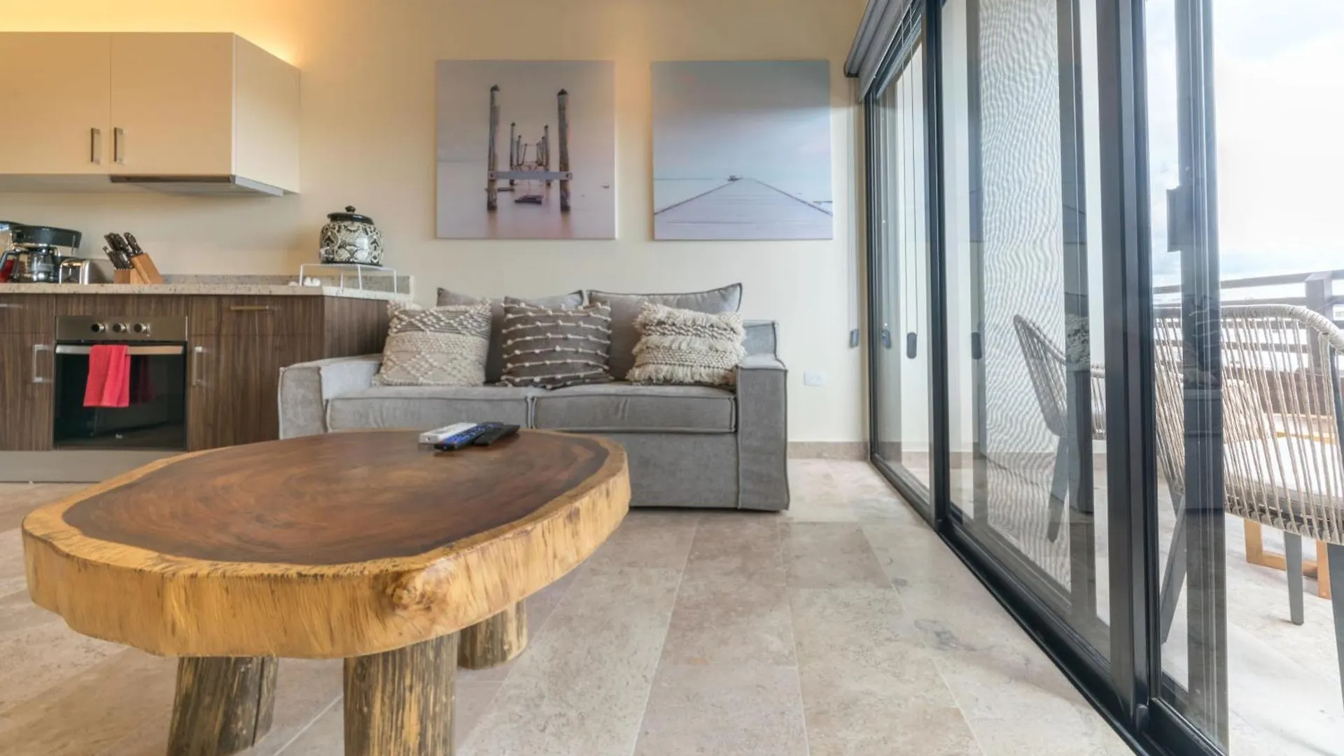 Veranda 210 Condo - Downtown, - At Veranto Condos With Rooftop Pool Playa del Carmen