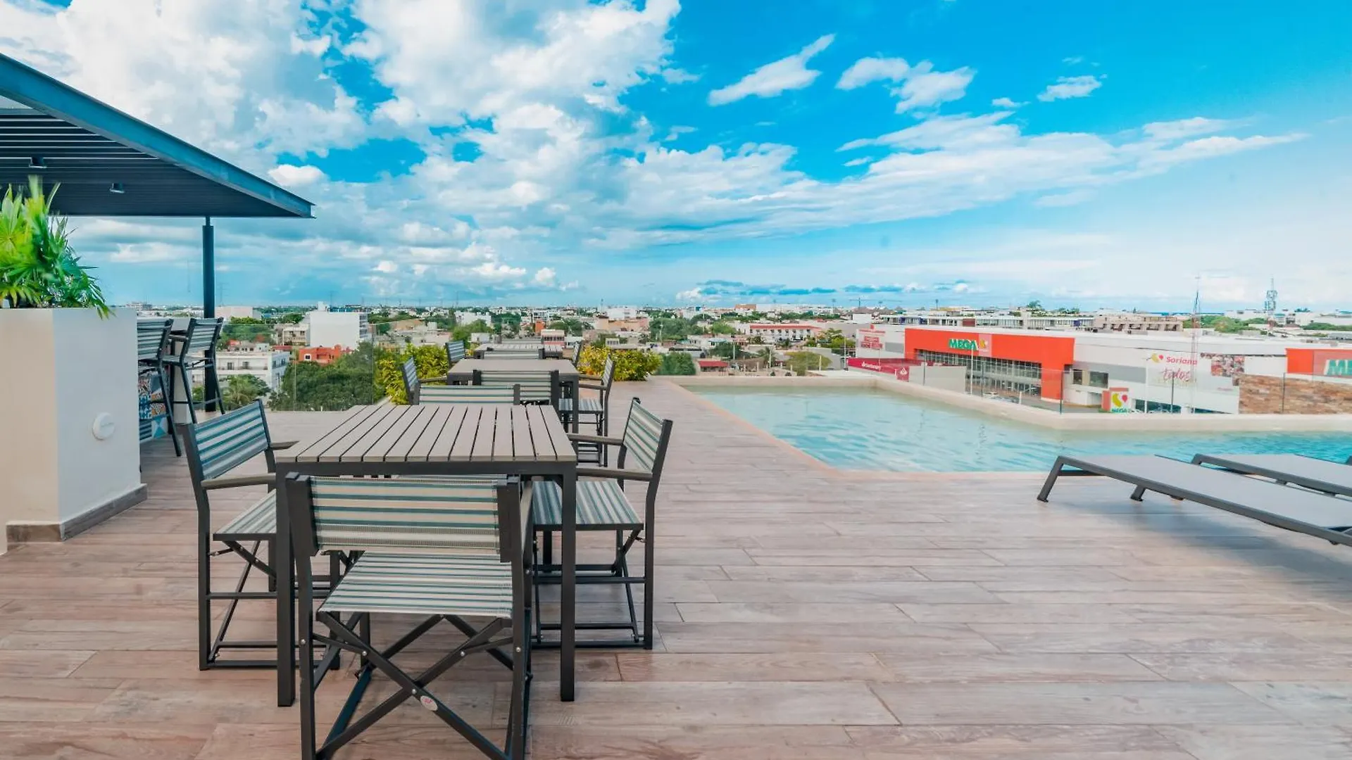 Veranda 210 Condo - Downtown, - At Veranto Condos With Rooftop Pool Playa del Carmen Apartment
