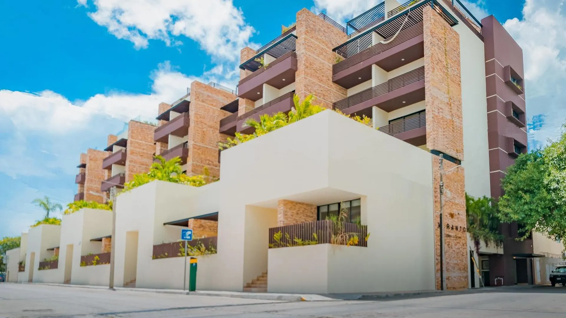 Veranda 210 Condo - Downtown, - At Veranto Condos With Rooftop Pool Playa del Carmen Mexico