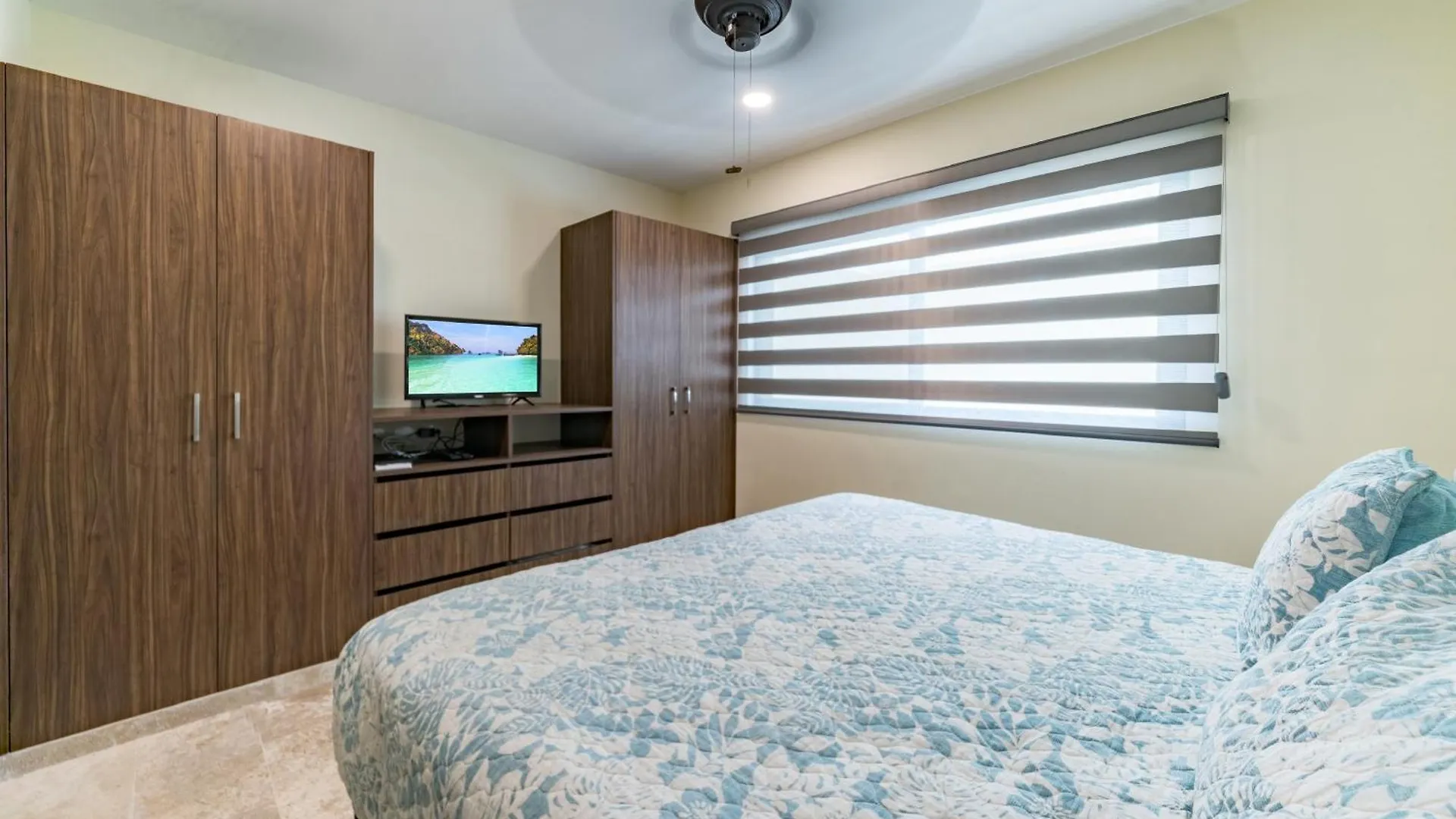 Apartment Veranda 210 Condo - Downtown, - At Veranto Condos With Rooftop Pool Playa del Carmen